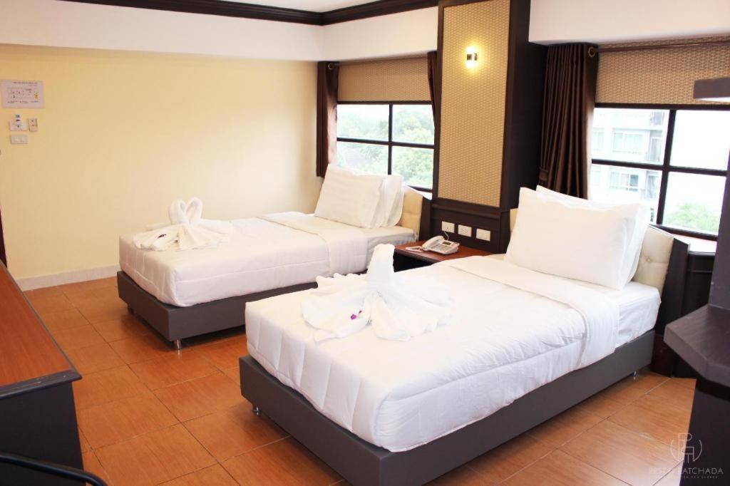 Rest@Ratchada Hotel Bangkok Esterno foto