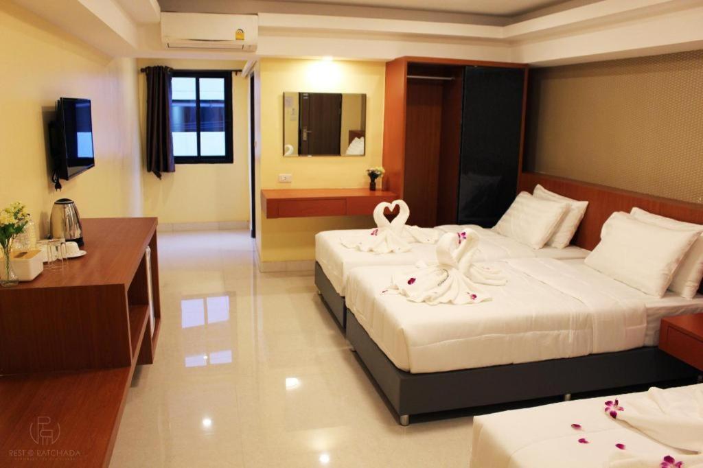 Rest@Ratchada Hotel Bangkok Esterno foto