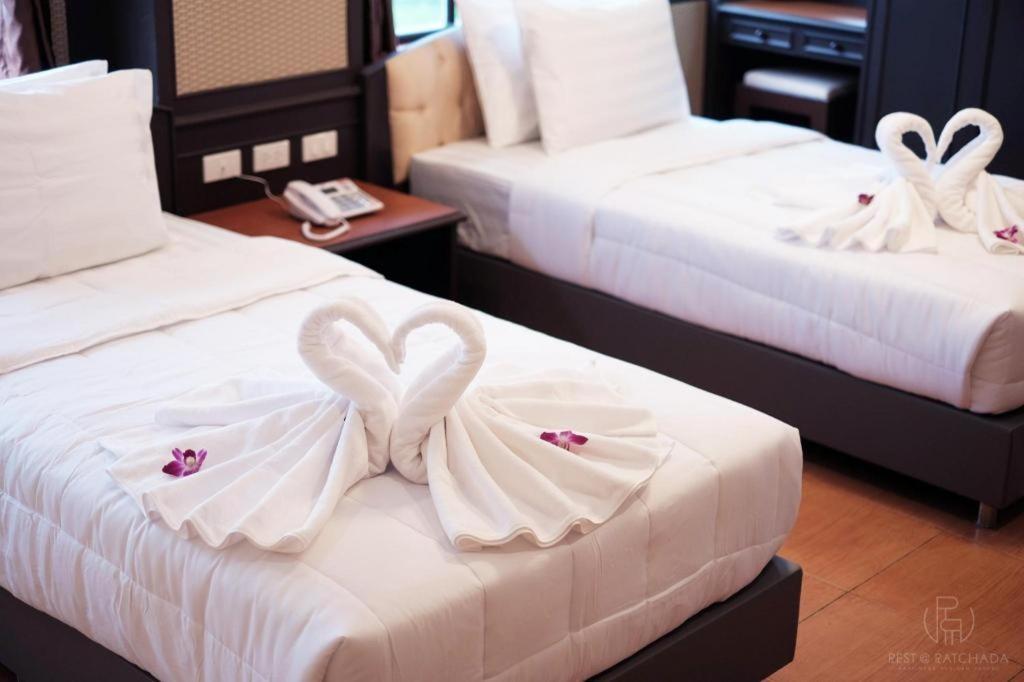 Rest@Ratchada Hotel Bangkok Esterno foto