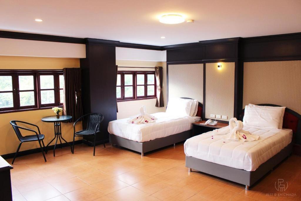 Rest@Ratchada Hotel Bangkok Esterno foto