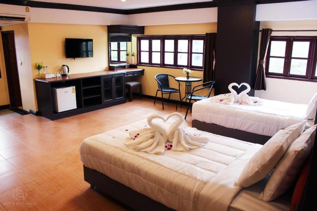 Rest@Ratchada Hotel Bangkok Esterno foto
