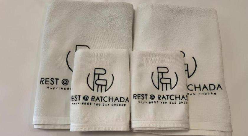 Rest@Ratchada Hotel Bangkok Esterno foto